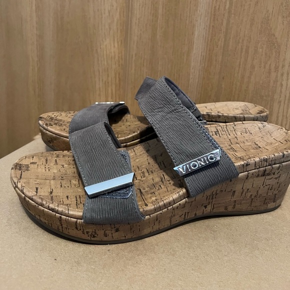 Vionic Pepper Ruched Wedge Sandals - Picture 6 of 15